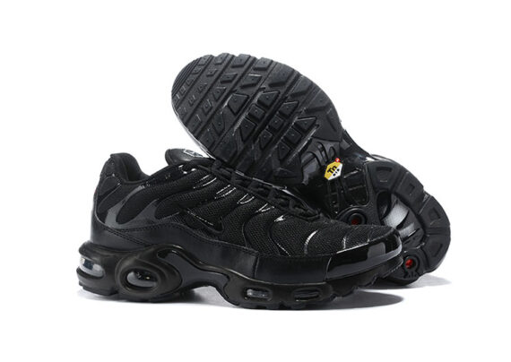 ⁦נעלי נייק-NIKE AIR MAX PLUS TN-BLACK⁩ – תמונה ⁦6⁩