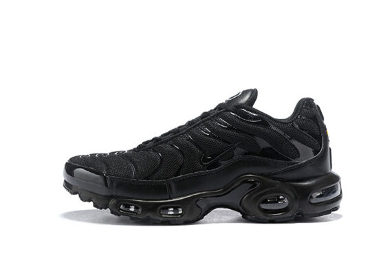 נעלי נייק-NIKE AIR MAX PLUS TN-BLACK