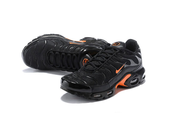 ⁦נעלי נייק-NIKE AIR MAX PLUS TN-BLACK-ORANGE LOGO⁩ – תמונה ⁦2⁩