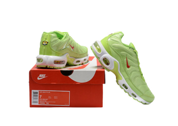 ⁦נעלי נייק-NIKE AIR MAX PLUS TN-LIGHT GREEN⁩ – תמונה ⁦5⁩