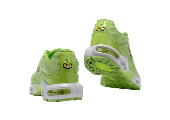 ⁦נעלי נייק-NIKE AIR MAX PLUS TN-LIGHT GREEN⁩ – תמונה ⁦4⁩