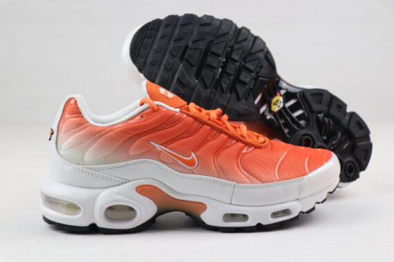 ⁦נעלי נייק-NIKE AIR MAX PLUS TN-WHITE ORANGE⁩ – תמונה ⁦4⁩