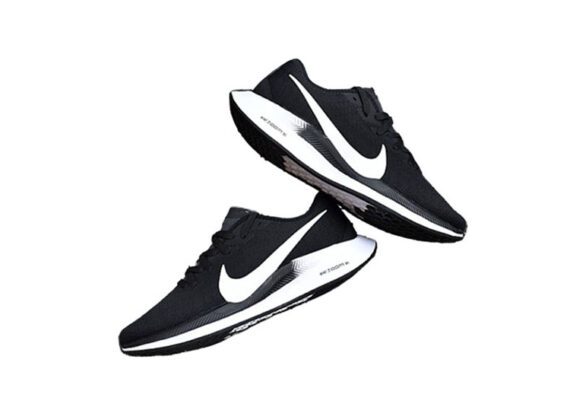 ⁦נעלי נייק-NIKE AIR ZOOM PEGASUS 36 - Black & White Logo⁩ – תמונה ⁦5⁩