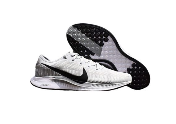 ⁦נעלי נייק-NIKE AIR ZOOM PEGASUS 36 - Light Gray & Black Logo⁩ – תמונה ⁦7⁩