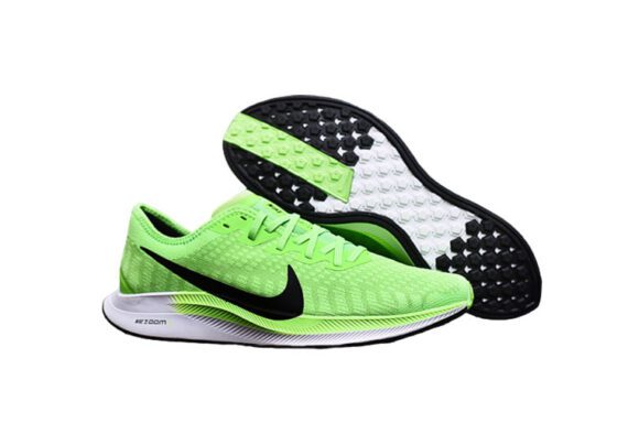 ⁦נעלי נייק-NIKE AIR ZOOM PEGASUS 36 - Light Green & Black Logo⁩ – תמונה ⁦2⁩