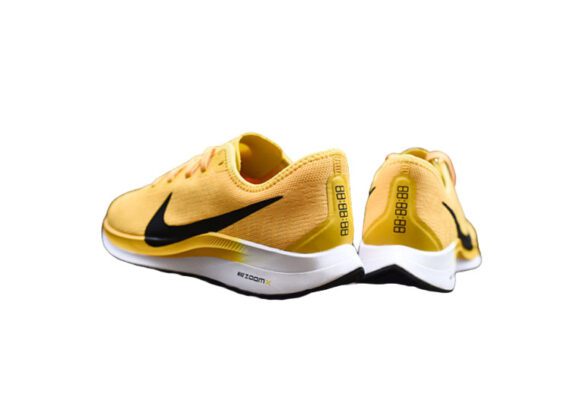 ⁦נעלי נייק-NIKE AIR ZOOM PEGASUS 36 - Yellow & Black Logo⁩ – תמונה ⁦4⁩