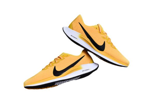 ⁦נעלי נייק-NIKE AIR ZOOM PEGASUS 36 - Yellow & Black Logo⁩ – תמונה ⁦5⁩