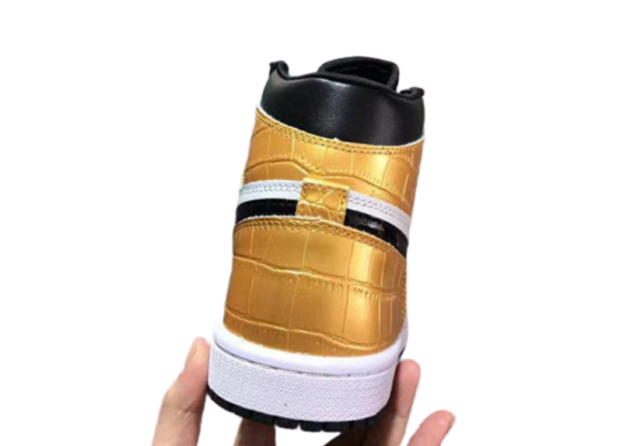 ⁦נעלי נייק-Nike air force 1 high BLACK- GOLDEN-WHITE⁩ – תמונה ⁦3⁩