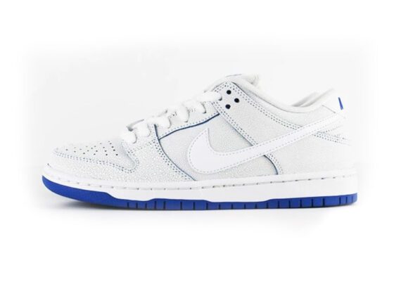 נעליי נייק-NIKE SB DUNK LOW PRO QS - Blue & White