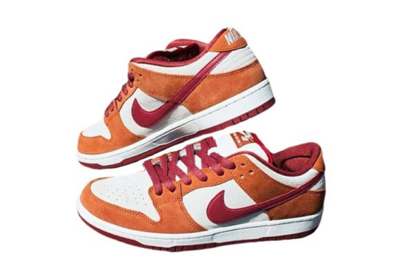 ⁦נעליי נייק-NIKE SB DUNK LOW PRO QS - Chocolate & White Mandarian ORG⁩ – תמונה ⁦2⁩