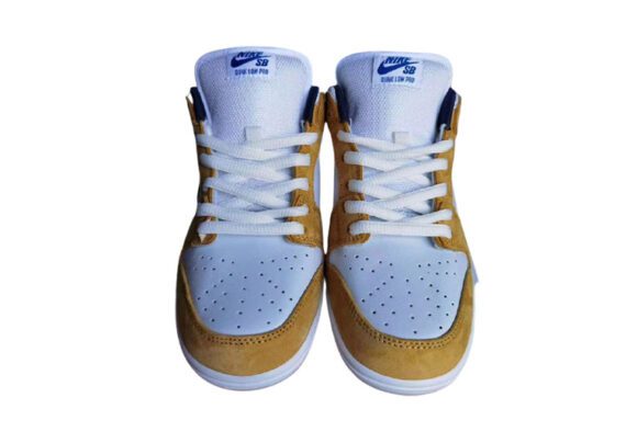 נעליי נייק-NIKE SB DUNK LOW PRO QS - Laser & White