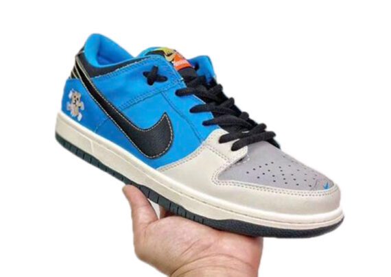 ⁦נעליי נייק-NIKE SB DUNK LOW PRO QS - Lochmara & Narvik⁩ – תמונה ⁦2⁩