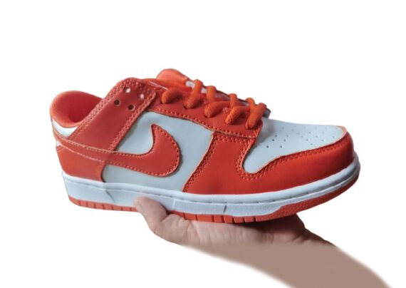 נעליי נייק-NIKE SB DUNK LOW PRO QS - Sorbus & White