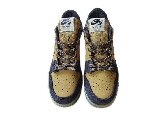 נעליי נייק-NIKE SB DUNK LOW PRO QS - Teak & Black