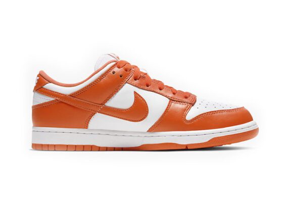 ⁦נעליי נייק-NIKE SB DUNK LOW PRO QS - Trinidad & White⁩ – תמונה ⁦2⁩