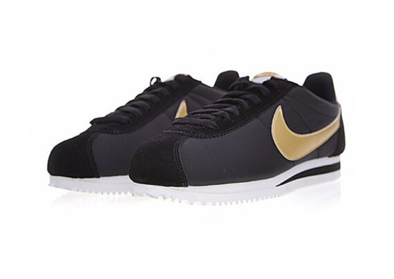 ⁦נעלי נייק-Nike Classic Cortez - Black_Metallic_Gold_Multiple⁩ – תמונה ⁦2⁩