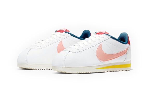 ⁦נעלי נייק-Nike Classic Cortez - Stardust_Summit_White_Gym_Red_Chrome_Yellow⁩ – תמונה ⁦2⁩