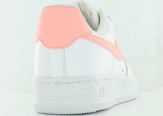 ⁦נעלי נייק-NIKE AIR FORCE 1 WHITE PINK⁩ – תמונה ⁦4⁩