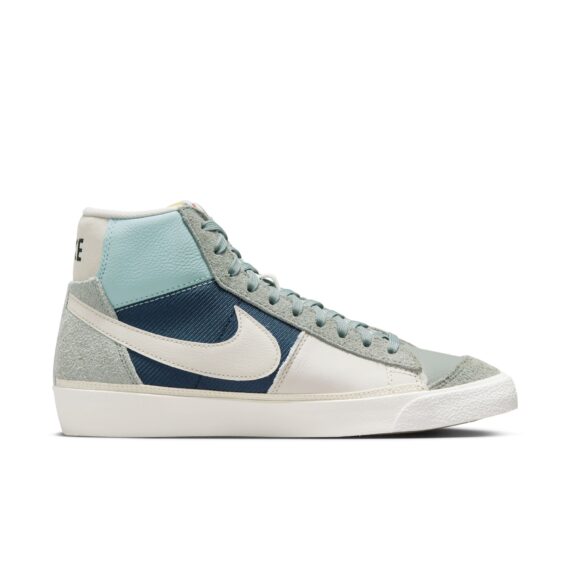 נייק בלייזר גבוהות- NIKE BLAZER MID '77 VINTAGE WHITE BLUE