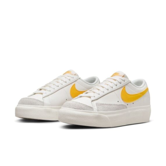 ⁦נייק בלייזר-NIKE BLAZER LOW '77 VINTAGE WHITE YELLOW⁩ – תמונה ⁦3⁩