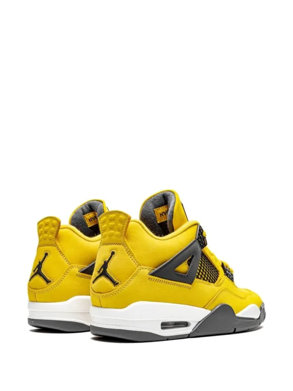 ⁦NIKE Air Jordan 4 Retro "Lightning 2021" sneakers⁩ – תמונה ⁦3⁩