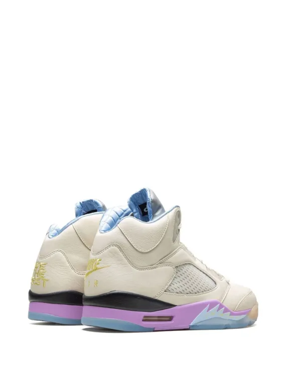 ⁦Air Jordan 5 Retro "We The Best - Sail" sneakers⁩ – תמונה ⁦3⁩