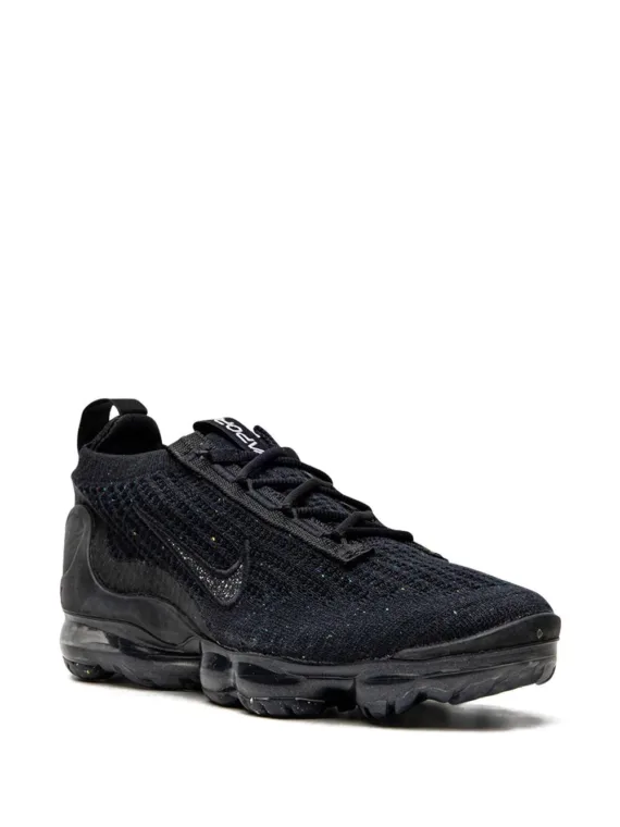 ⁦Nike Air Vapormax 2023 Flyknit "Triple Black" sneakers⁩ – תמונה ⁦2⁩