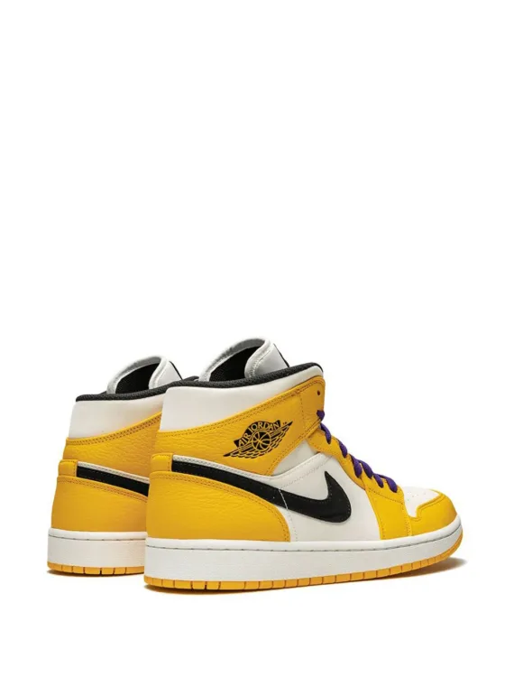 ⁦NIKE Air Jordan 1 Mid SE "Lakers" sneakers⁩ – תמונה ⁦3⁩