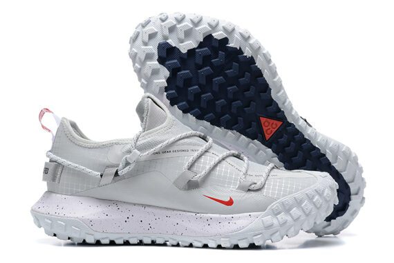 ⁦NEW Nike ACG Mountain Fly Low Gore-Tex Shoes Olympic Team USA Exclusive / Men 10⁩ – תמונה ⁦3⁩