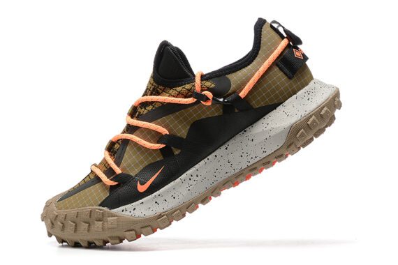 Nike ACG MOUNTAIN FLY LOW GORE-TEX SE Men's Low Cut HAZEL RUSH