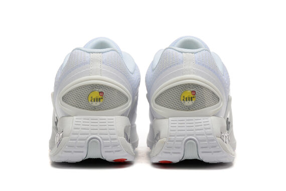 ⁦נעלי נייק- Nike Air Max DN Silver⁩ – תמונה ⁦4⁩