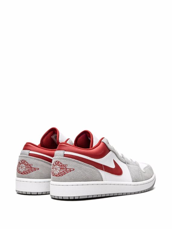 ⁦נייק ג'ורדן -NIKE AIR JORDAN 1 LOW - White/Grey/Red⁩ – תמונה ⁦3⁩