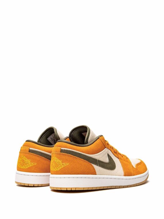 ⁦נייק ג'ורדן -NIKE AIR JORDAN 1 LOW - Light Curry⁩ – תמונה ⁦3⁩