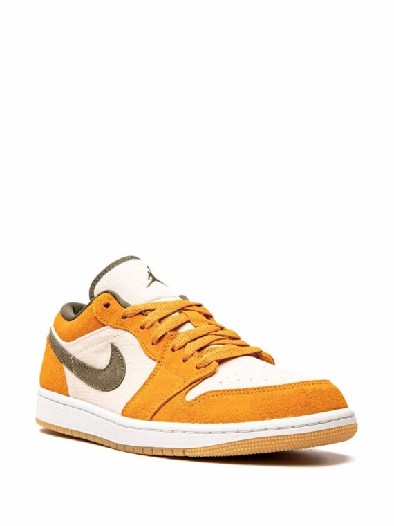 ⁦נייק ג'ורדן -NIKE AIR JORDAN 1 LOW - Light Curry⁩ – תמונה ⁦2⁩