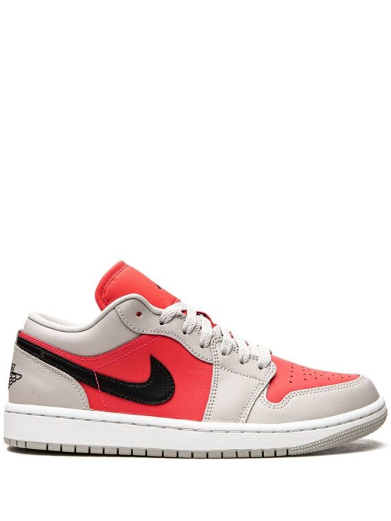 נייק ג'ורדן -NIKE AIR JORDAN 1 LOW - Light Iron e/Siren Red