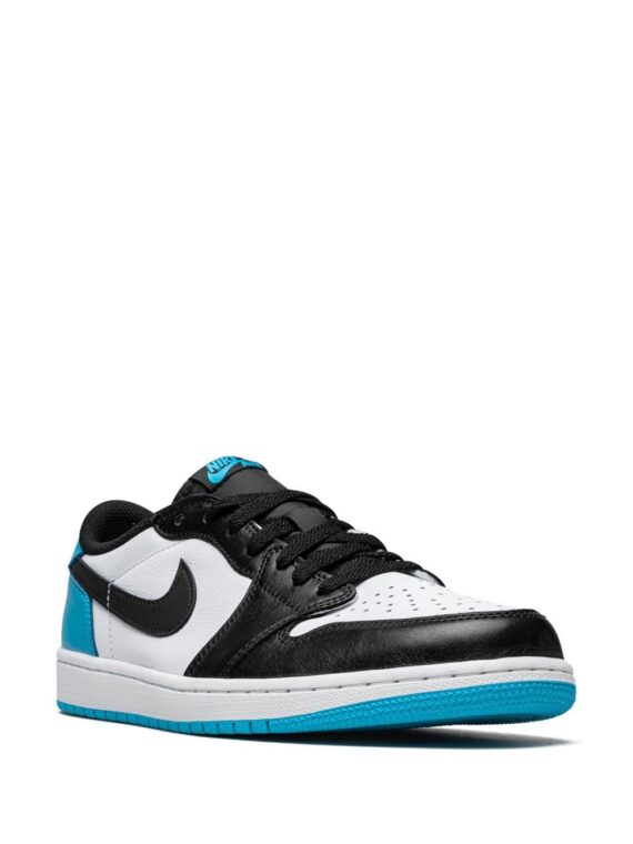 ⁦נייק ג'ורדן -NIKE AIR JORDAN 1 LOW - White/black/blue⁩ – תמונה ⁦2⁩