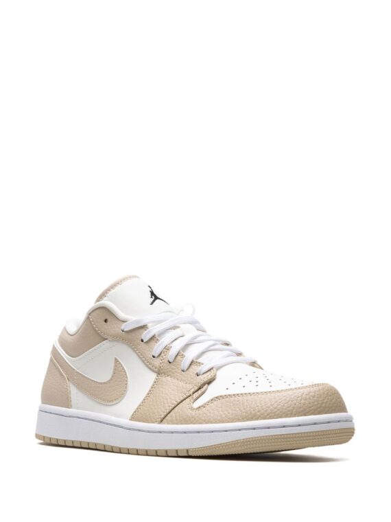 ⁦נייק ג'ורדן -NIKE AIR JORDAN 1 LOW - Sail/Rattan⁩ – תמונה ⁦2⁩